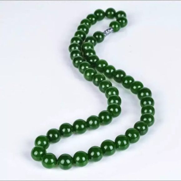 🐘🐘💓 8MMNatural Emerald Jade Statement Necklace - Picture 2 of 4